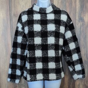 New Balance Plaid Black and White Sherpa Style Crop Pullover M         M390
